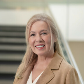 Bankettmanagerin Koblenz Kongress Irene Thiessen © GAULS Die Fotografen, Koblenz-Touristik GmbH Bankettmanagerin Abteilung Kongress der Koblenz-Touristik GmbH Irene Thiessen © GAULS Die Fotografen, Koblenz-Touristik GmbH