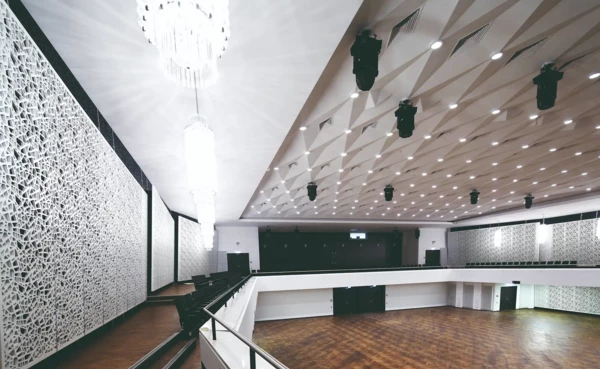 Großer Saal Rhein-Mosel-Halle Koblenz © Thomas Frey Die Empore des großen Saals der Rhein-Mosel-Halle © Thomas Frey