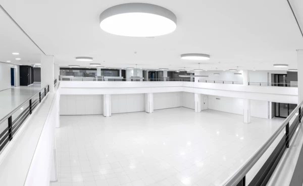 Atrium und Galerie Rhein-Mosel-Halle © Rhein-Mosel-Halle Ansicht des Atriums in der Rhein-Mosel-Halle von der Galerie aus © Rhein-Mosel-Halle